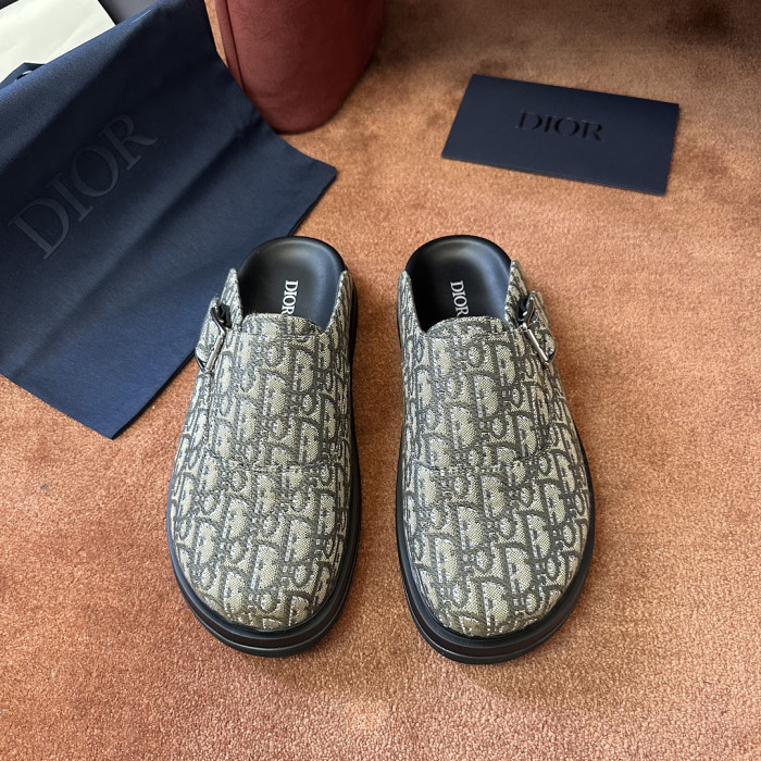 D10r SANDAL 22