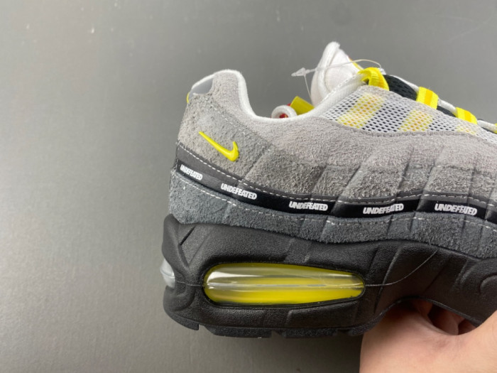 UNDEFEATED × Nike Air Max 95 Opti Yellow -IB4523-002