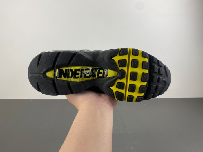 UNDEFEATED × Nike Air Max 95 Opti Yellow -IB4523-002