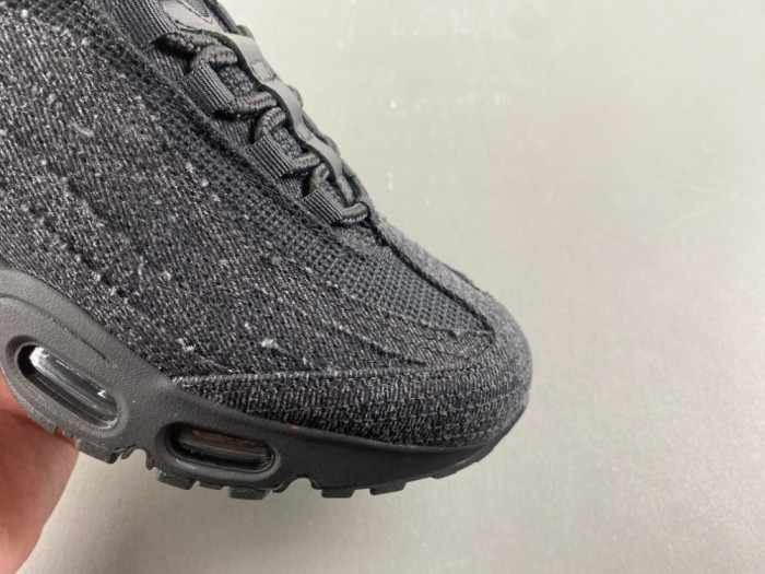Air Max 95 x Levi