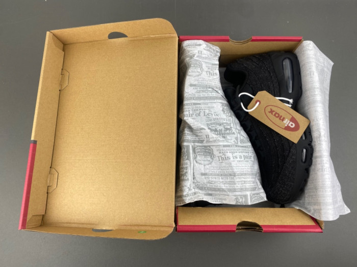 Air Max 95 x Levi