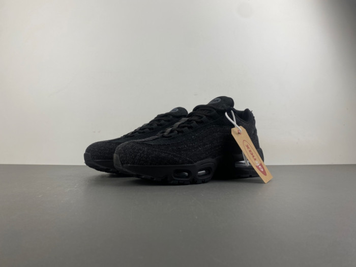 Air Max 95 x Levi