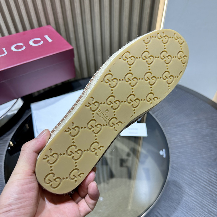 Gvc*1 SNEAKER 124
