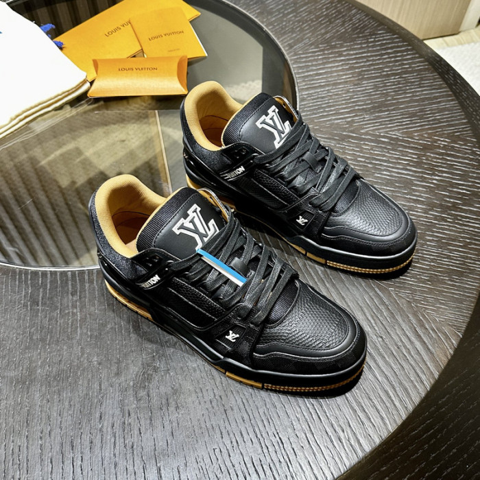 LV snekaers 157