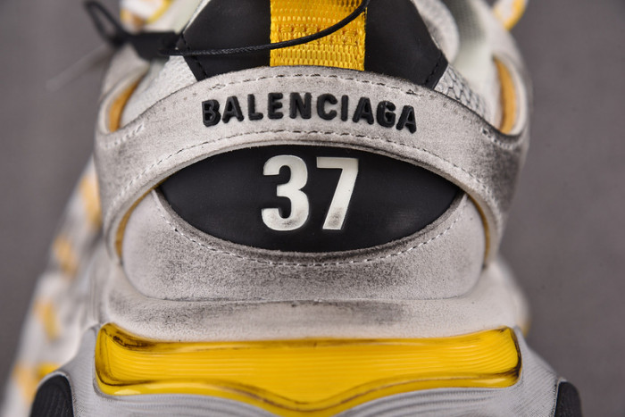 BALENCIAGA 22