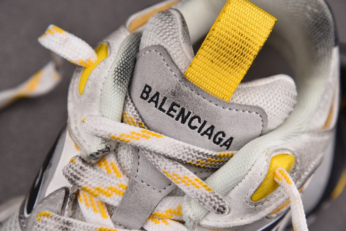BALENCIAGA 22