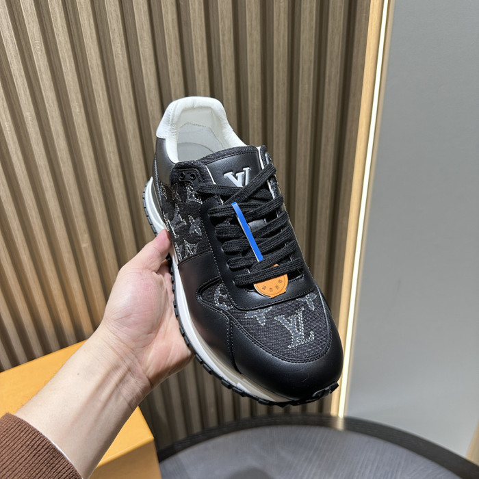LV snekaers 266