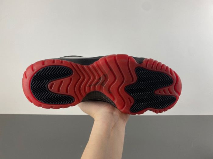 Air Jordan 11-378037-326