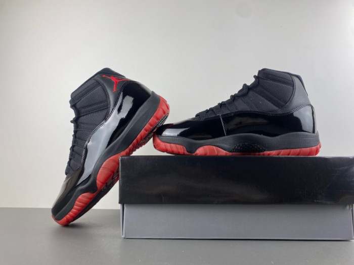 Air Jordan 11-378037-326