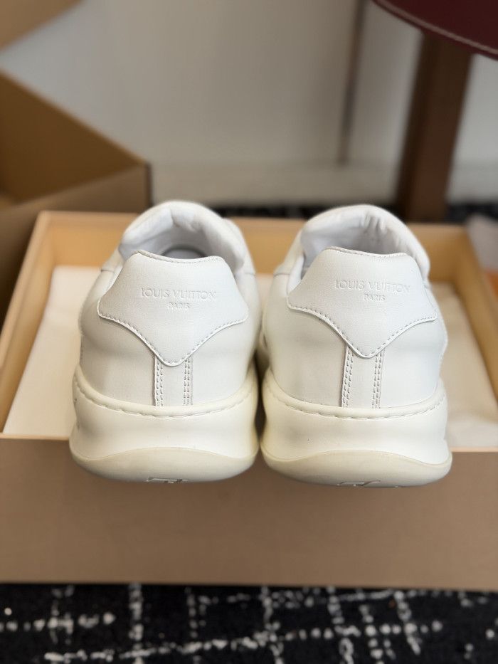 LV snekaers 305