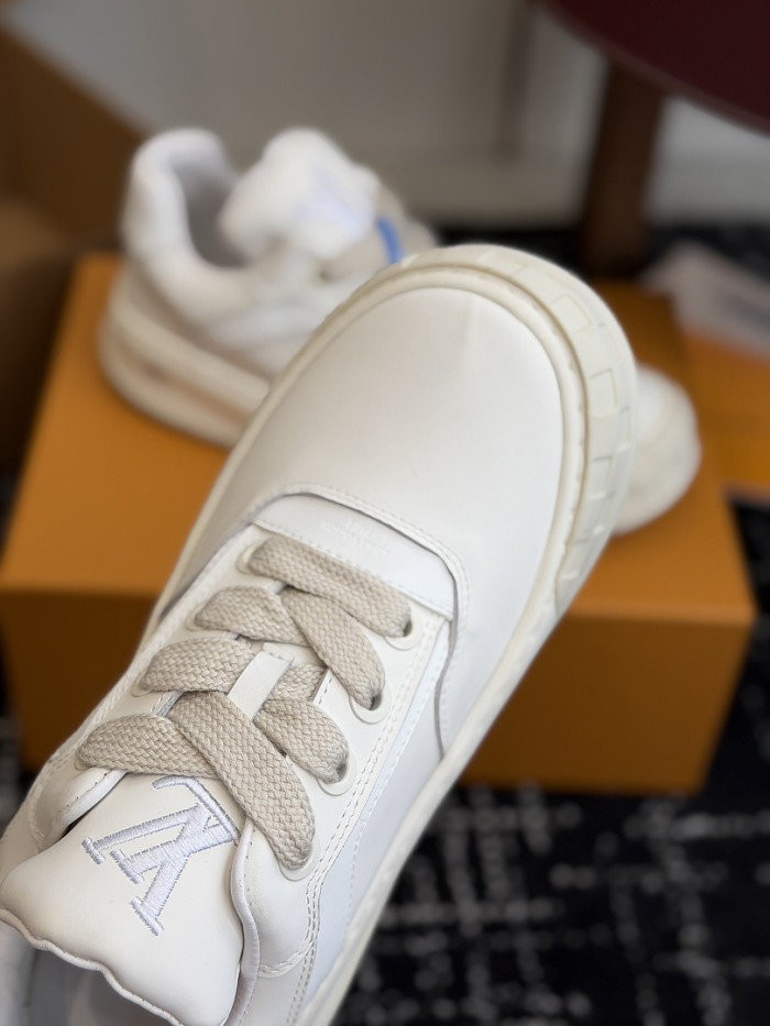 LV snekaers 305
