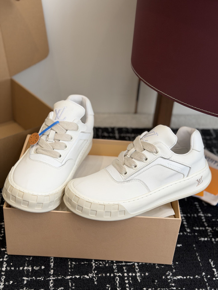 LV snekaers 305