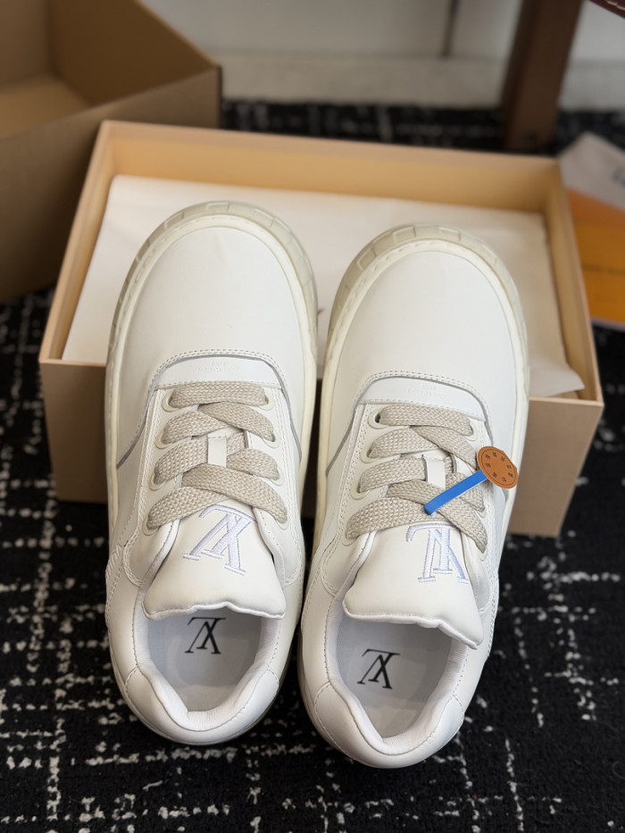 LV snekaers 305