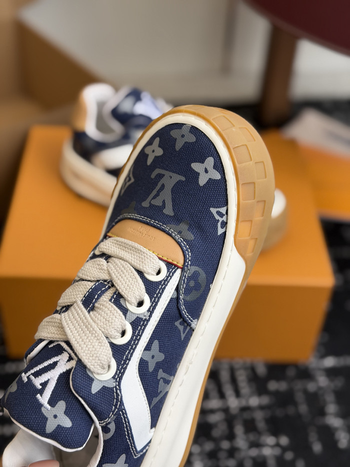 LV snekaers 295