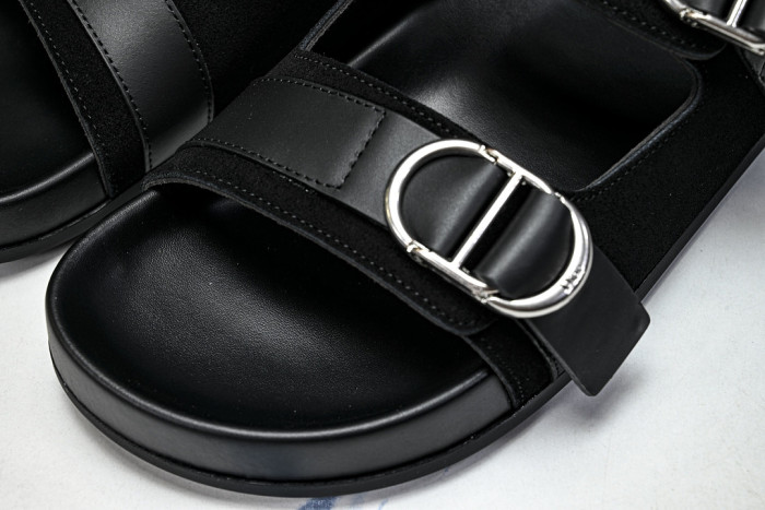 D10r SANDAL 14