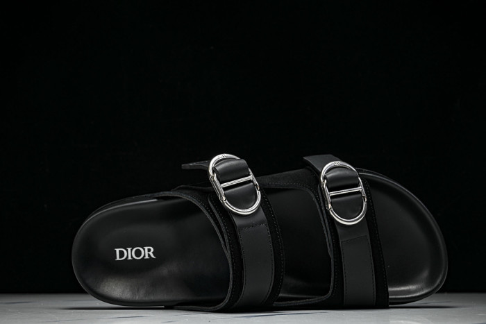 D10r SANDAL 14