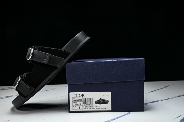 D10r SANDAL 14