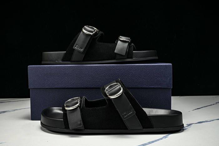 D10r SANDAL 14
