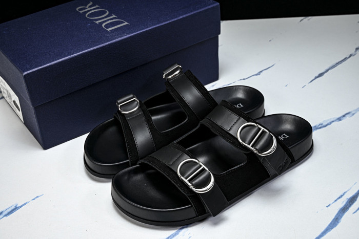 D10r SANDAL 14