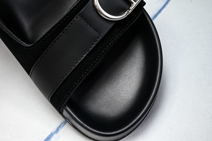 D10r SANDAL 14