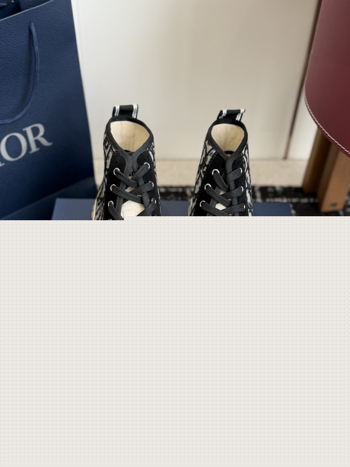 D10r B23 SNEAKER-017