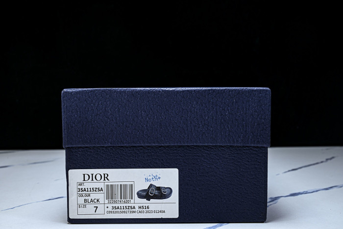 D10r SANDAL 13