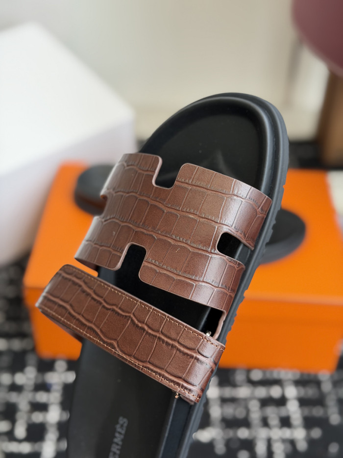 H**me5 Sandal 54