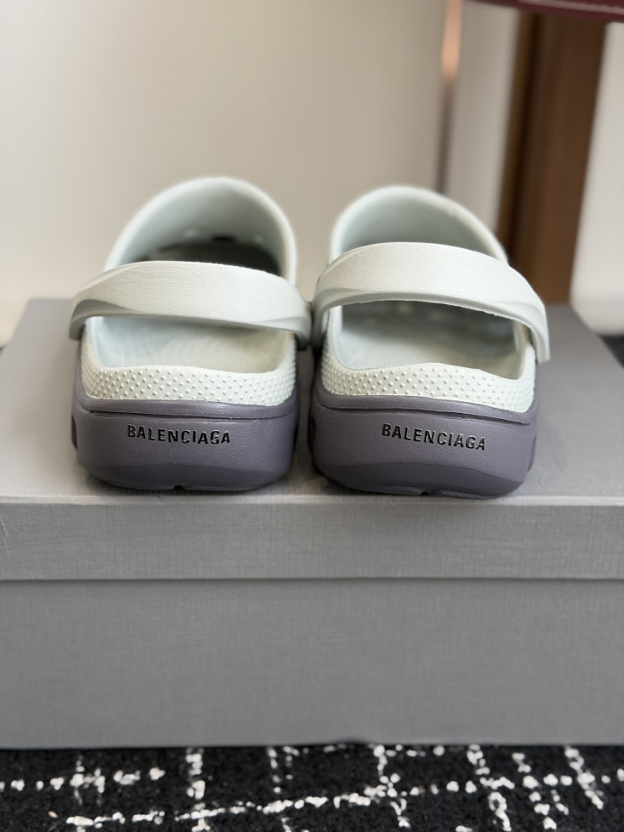 Ba1en*iaga Sandal 52