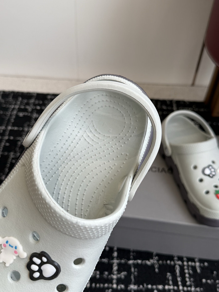 Ba1en*iaga Sandal 52