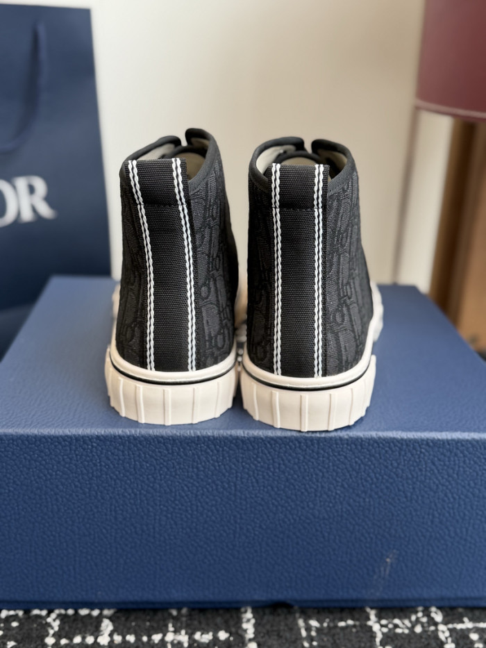 D10r B23 SNEAKER-015