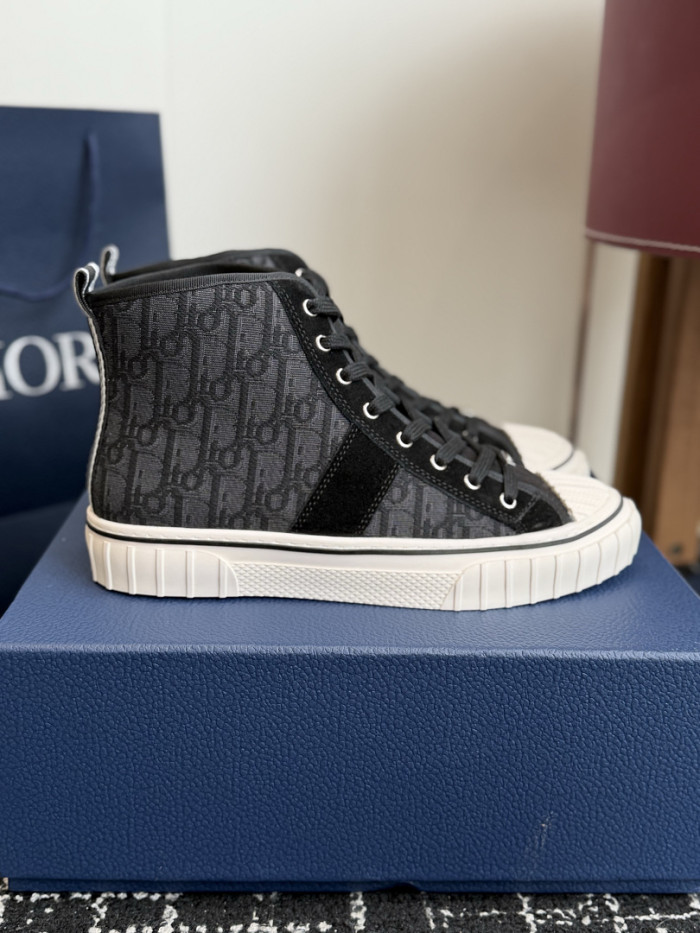 D10r B23 SNEAKER-015