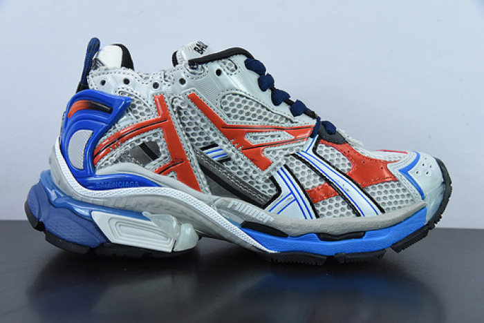 SNEAKER RUNNER 16