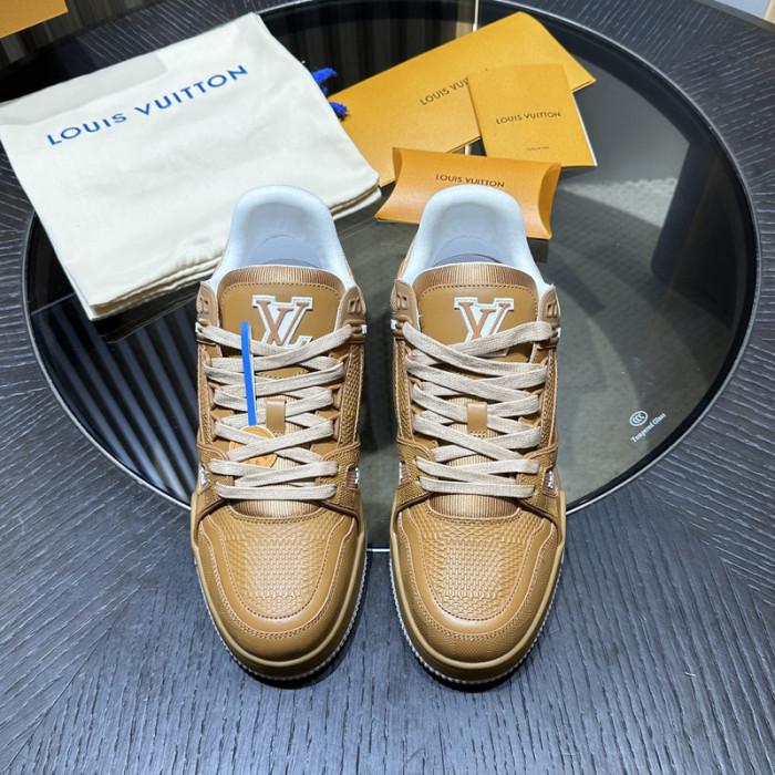 LV snekaers 156