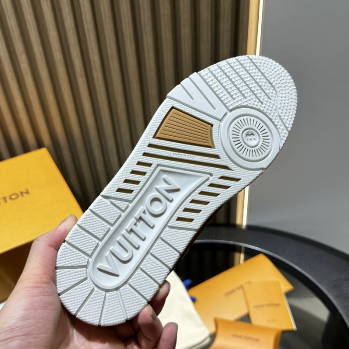 LV snekaers 156
