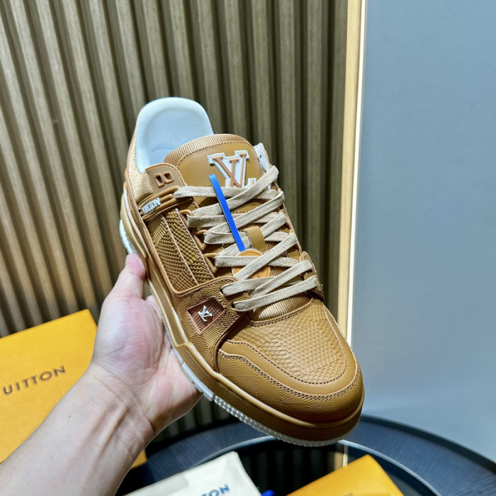 LV snekaers 156