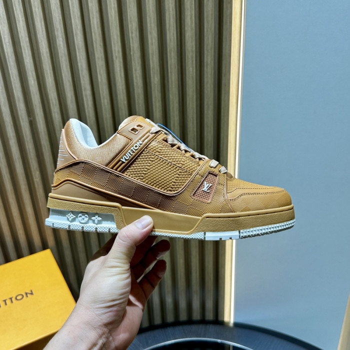 LV snekaers 156