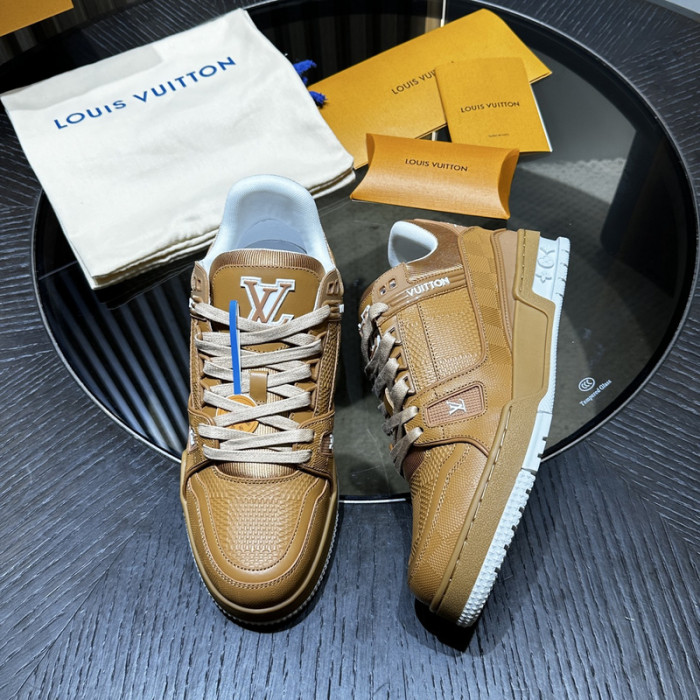 LV snekaers 156