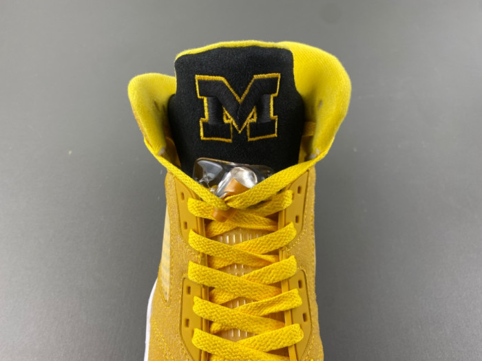 Jordan Air Jordan 5 Retro-HQ7978-701