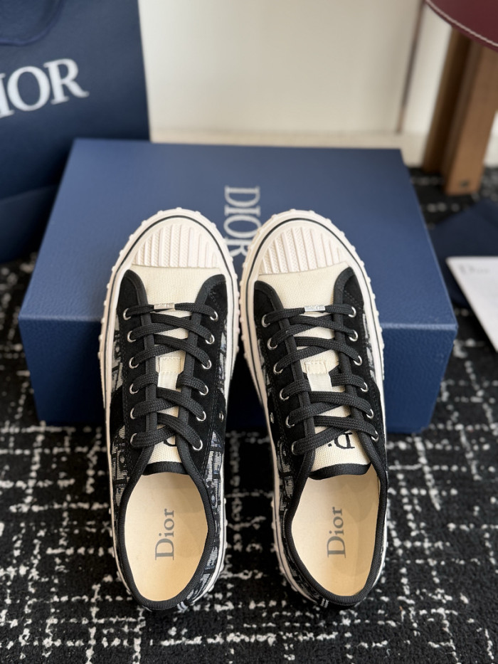 D10r B23 SNEAKER-014