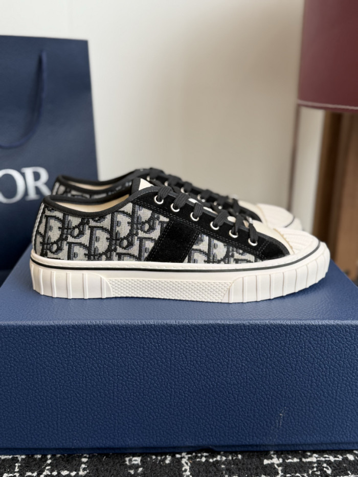 D10r B23 SNEAKER-014