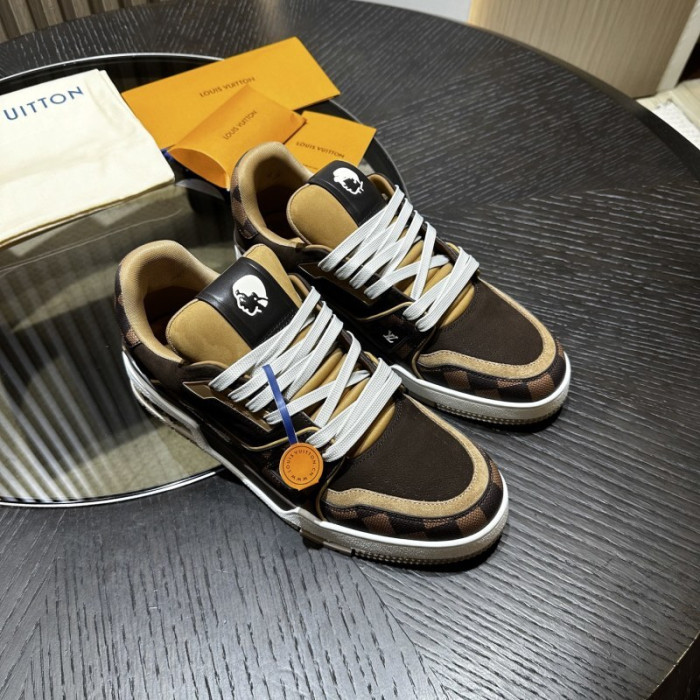 LV snekaers 240