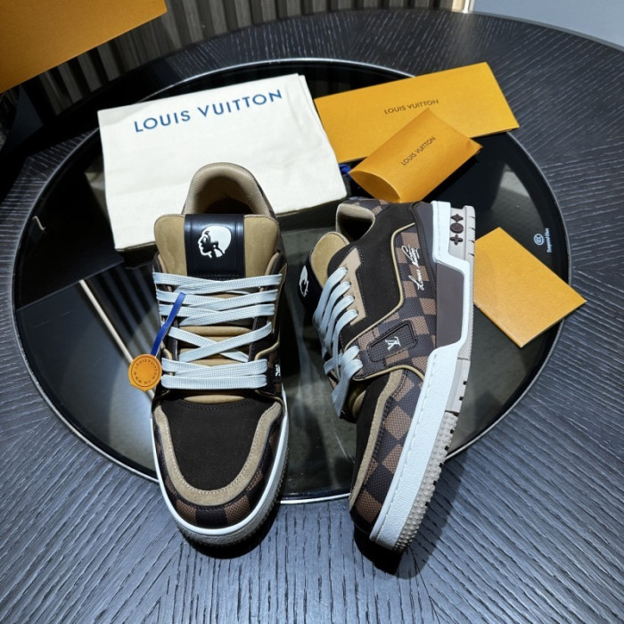 LV snekaers 240