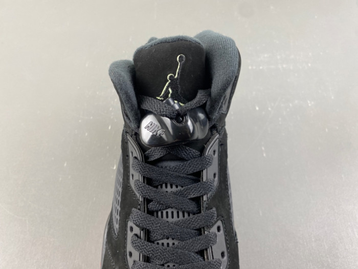 Jordan 5 Retro Halloween-HQ7978-001