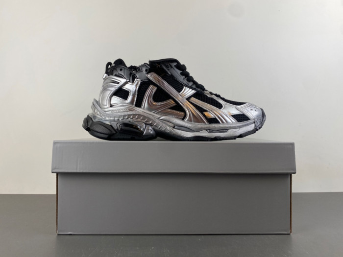 SNEAKER RUNNER 53