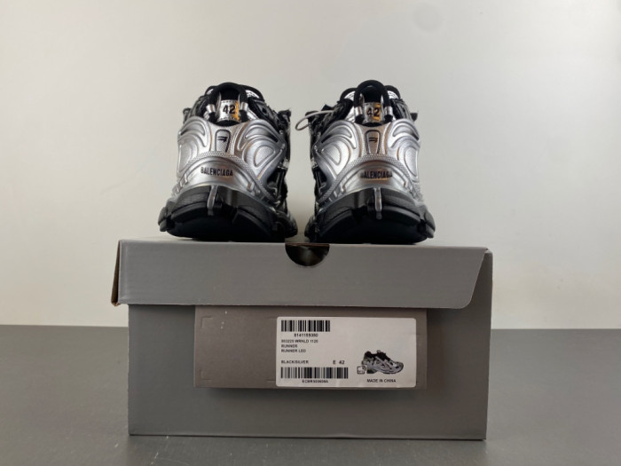 SNEAKER RUNNER 53