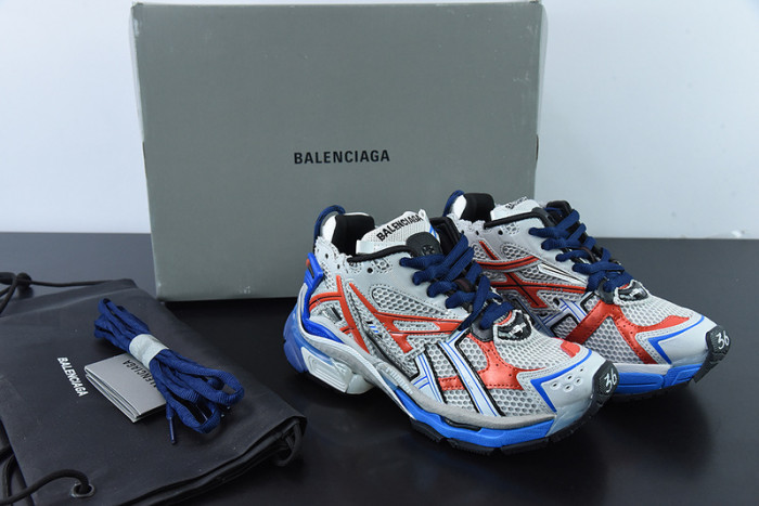 SNEAKER RUNNER 16