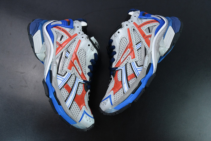 SNEAKER RUNNER 16