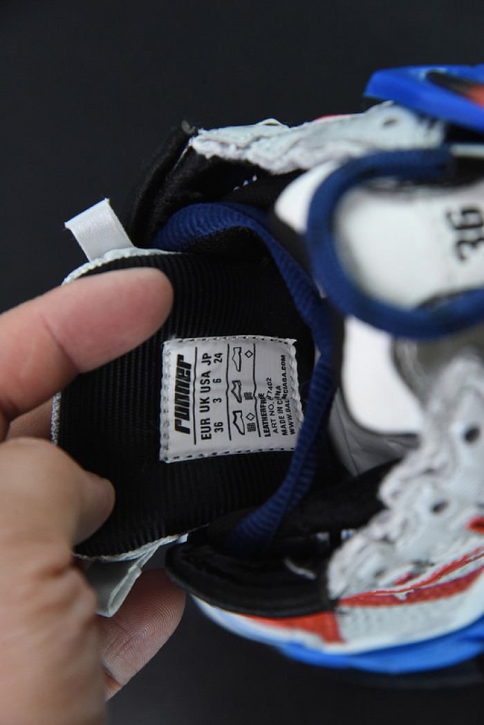 SNEAKER RUNNER 16