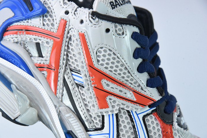 SNEAKER RUNNER 16