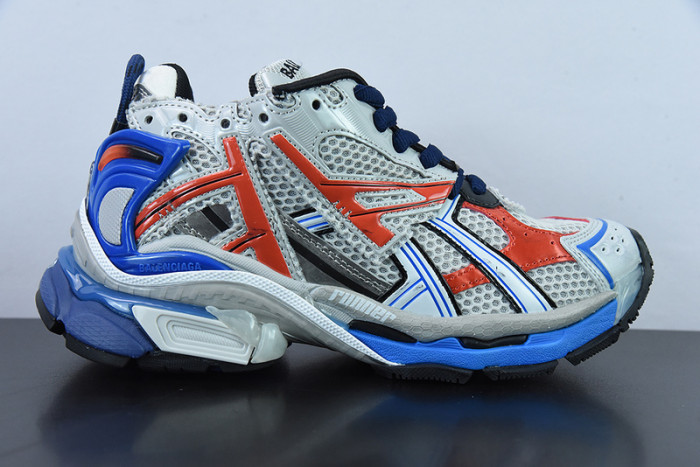 SNEAKER RUNNER 16